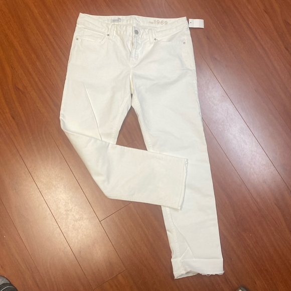 BNWT GAP 1969 Straight Jeans-White - Picture 1 of 3